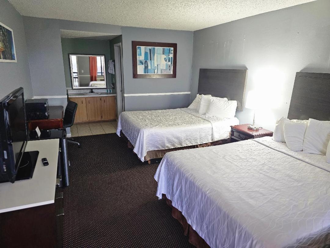 Queen Room Two Queen Beds Non-Smoking