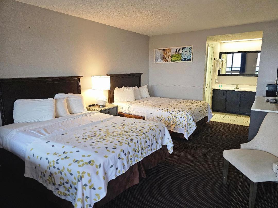 Queen Room Two Queen Beds Non-Smoking